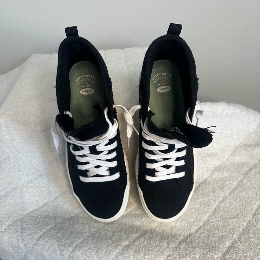 Dr. Scholl’s BLK Platform Hightop Sneaker comfort and fashionable! - Picture 2 of 6